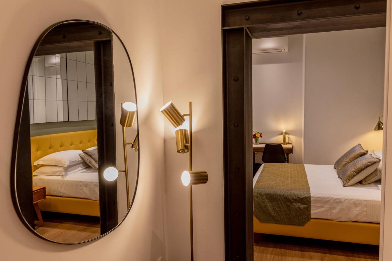 Trevi Monti House Hotel โรม ภายนอก รูปภาพ