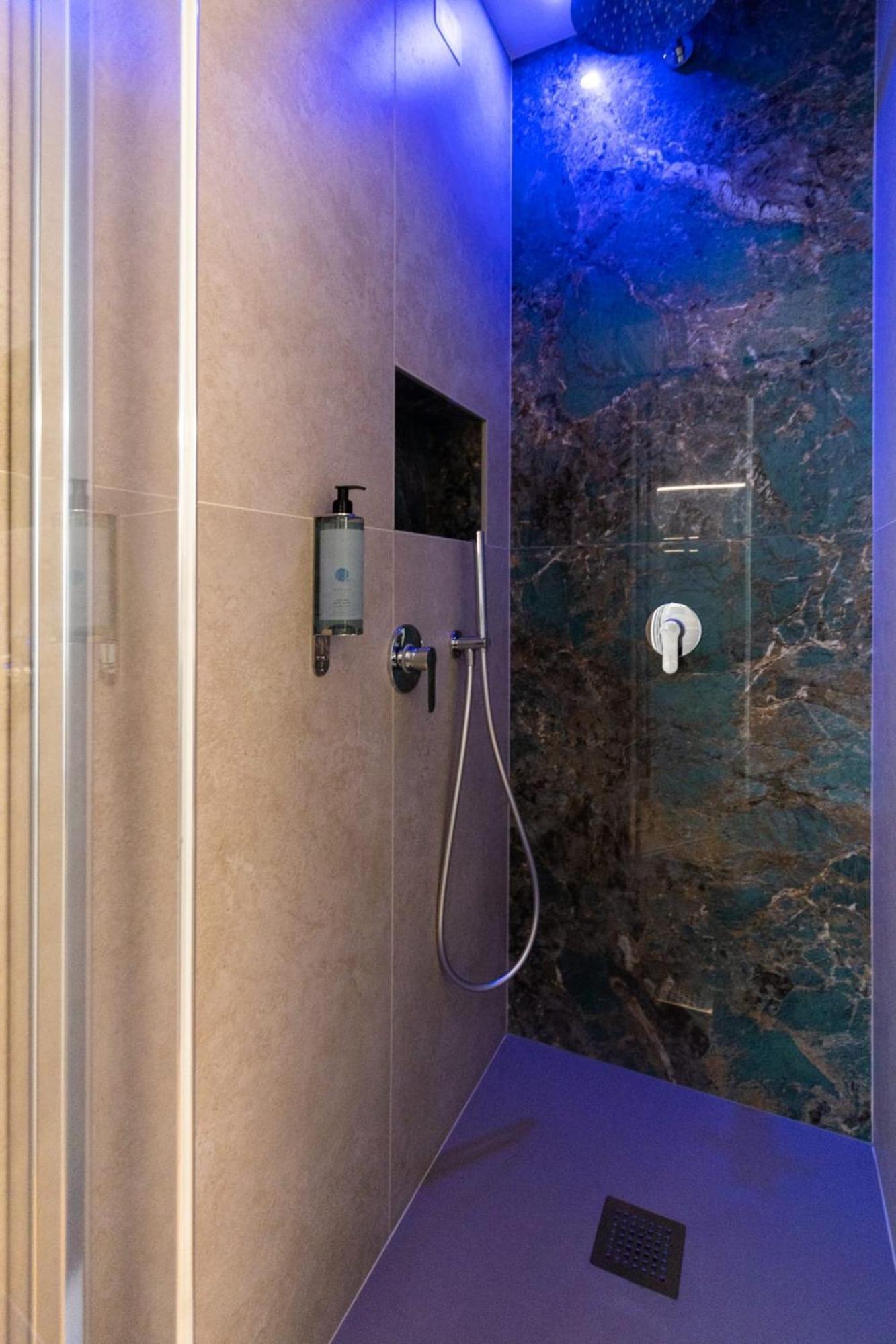 Trevi Monti House Hotel โรม ภายนอก รูปภาพ