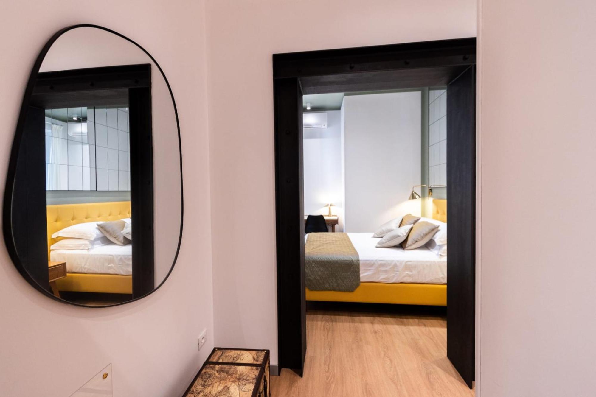Trevi Monti House Hotel โรม ภายนอก รูปภาพ