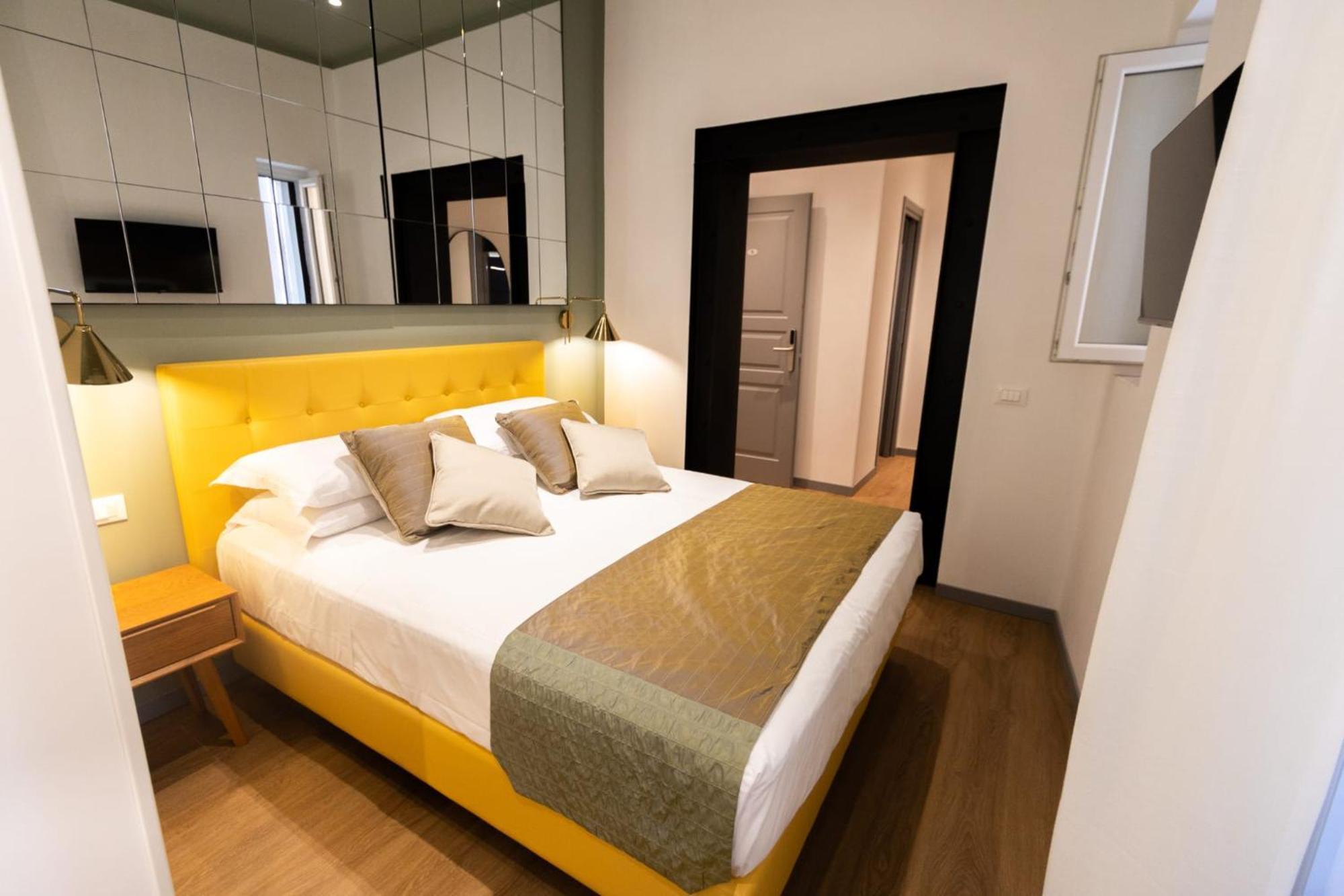 Trevi Monti House Hotel โรม ภายนอก รูปภาพ