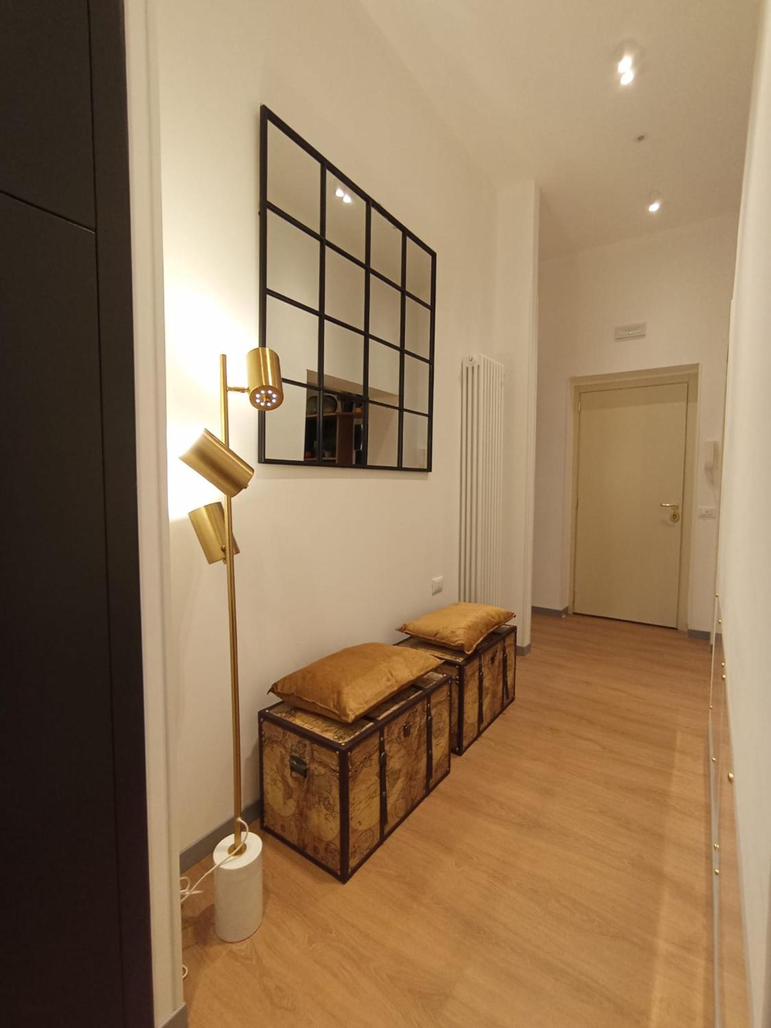 Trevi Monti House Hotel โรม ภายนอก รูปภาพ