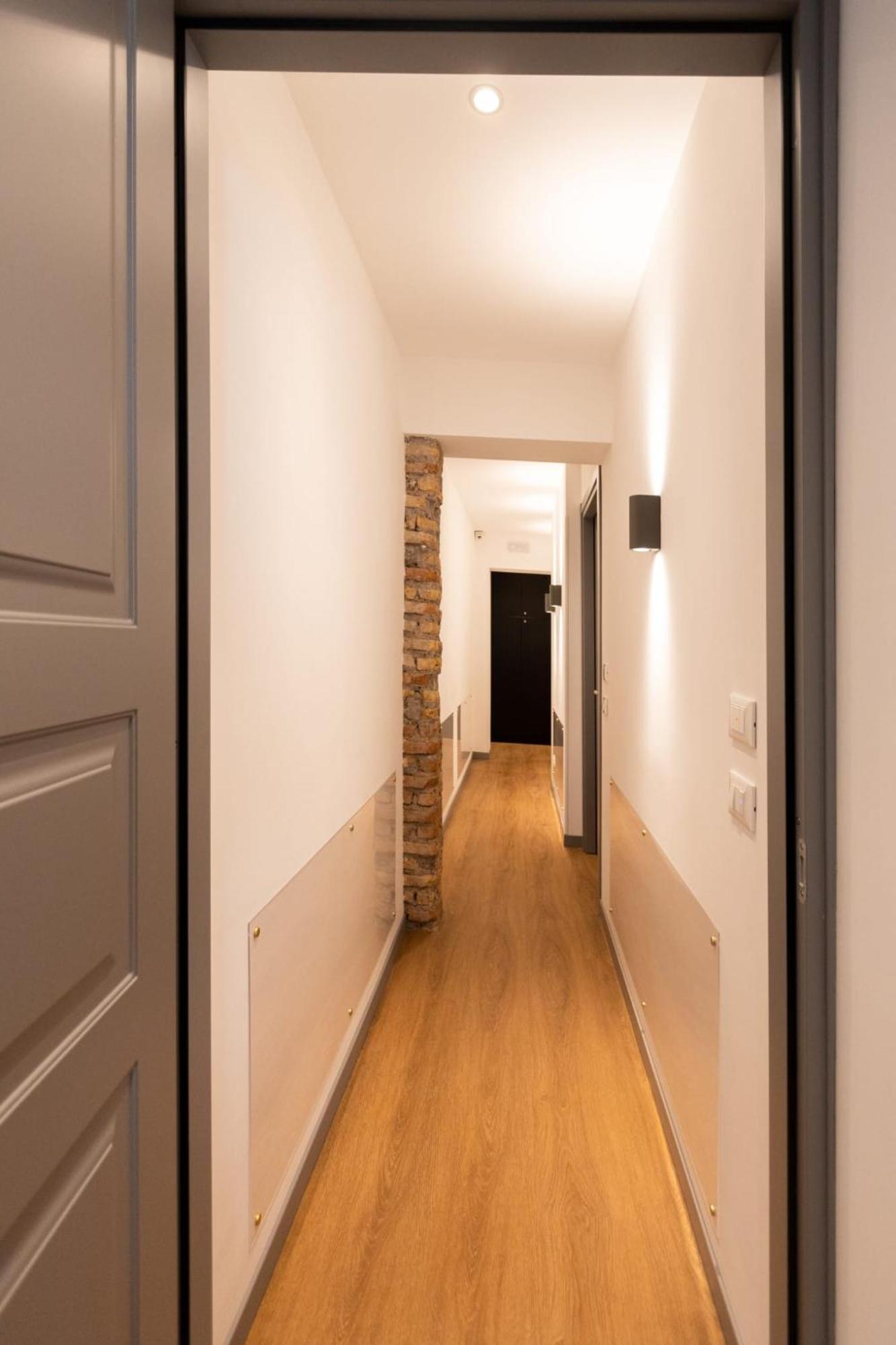 Trevi Monti House Hotel โรม ภายนอก รูปภาพ