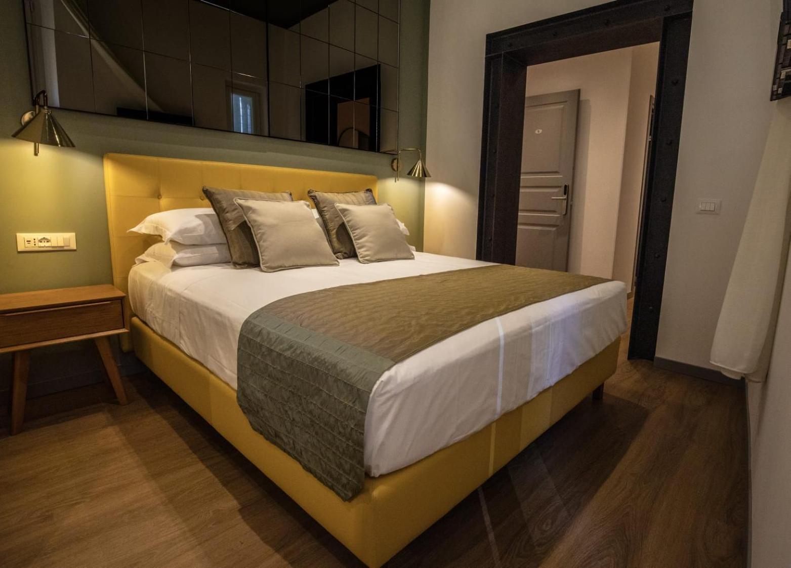 Trevi Monti House Hotel โรม ภายนอก รูปภาพ