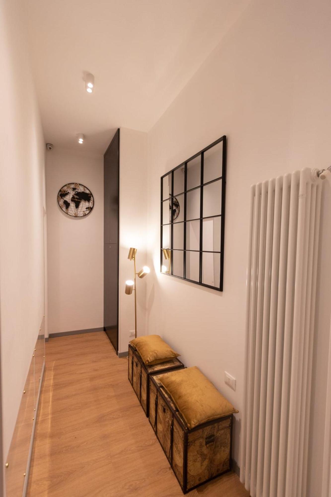 Trevi Monti House Hotel โรม ภายนอก รูปภาพ